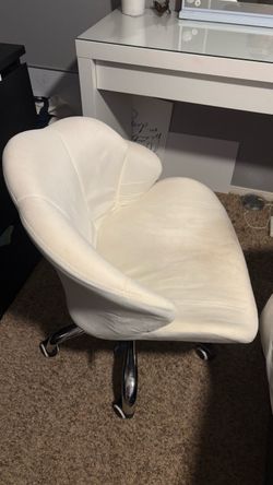 Vanity/desk chair