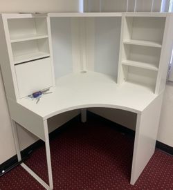 Barely used IKEA Micke Desk
