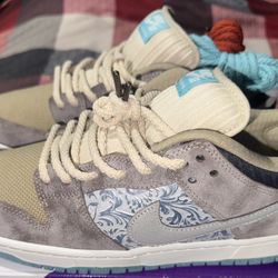 BNDS NIKE SB DUNK LOW BIG $ SAVINGS