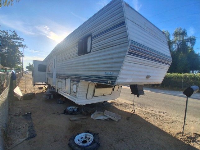 1998 Komfort 5th Wheel