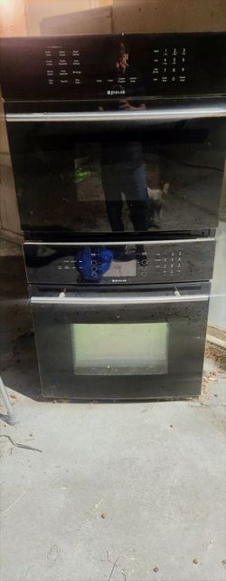 Oven-microwave-air fryer combo by JENN-AIR