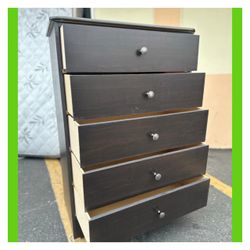 5 drawers dresser / Five drawers dresser