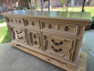 THOMASVILLE DRESSER