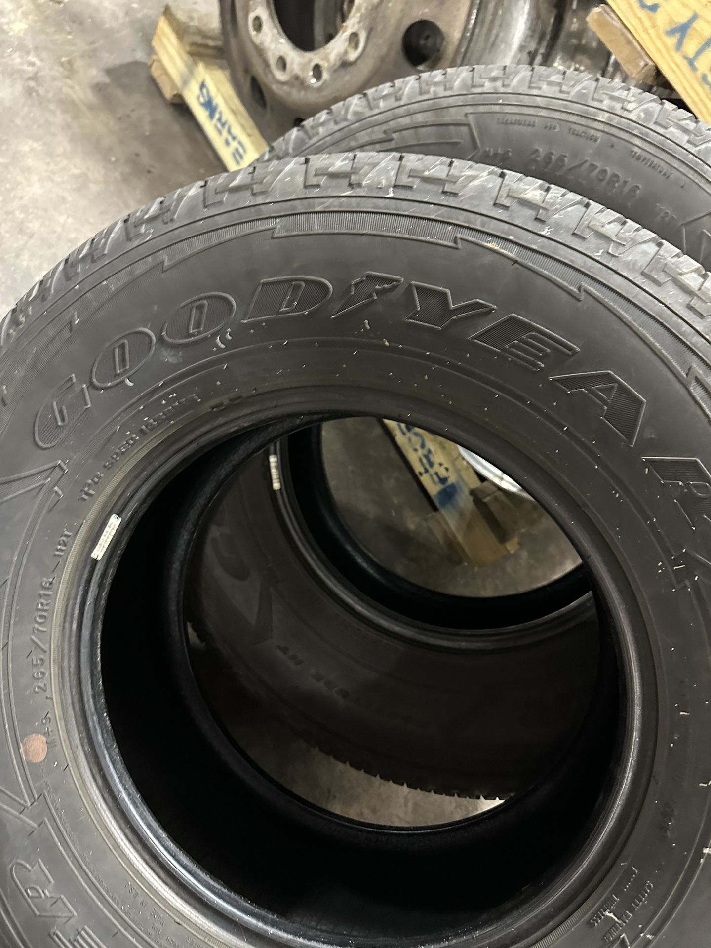 Good Year 265/70R16