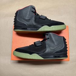 Nike Air Yeezy 2 NRG Solar Red Men’s size 14 Vintage Shoes NEW!