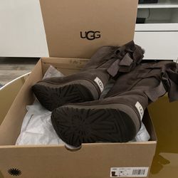 UGGS BELOW THE KNEE LIKE NEW 