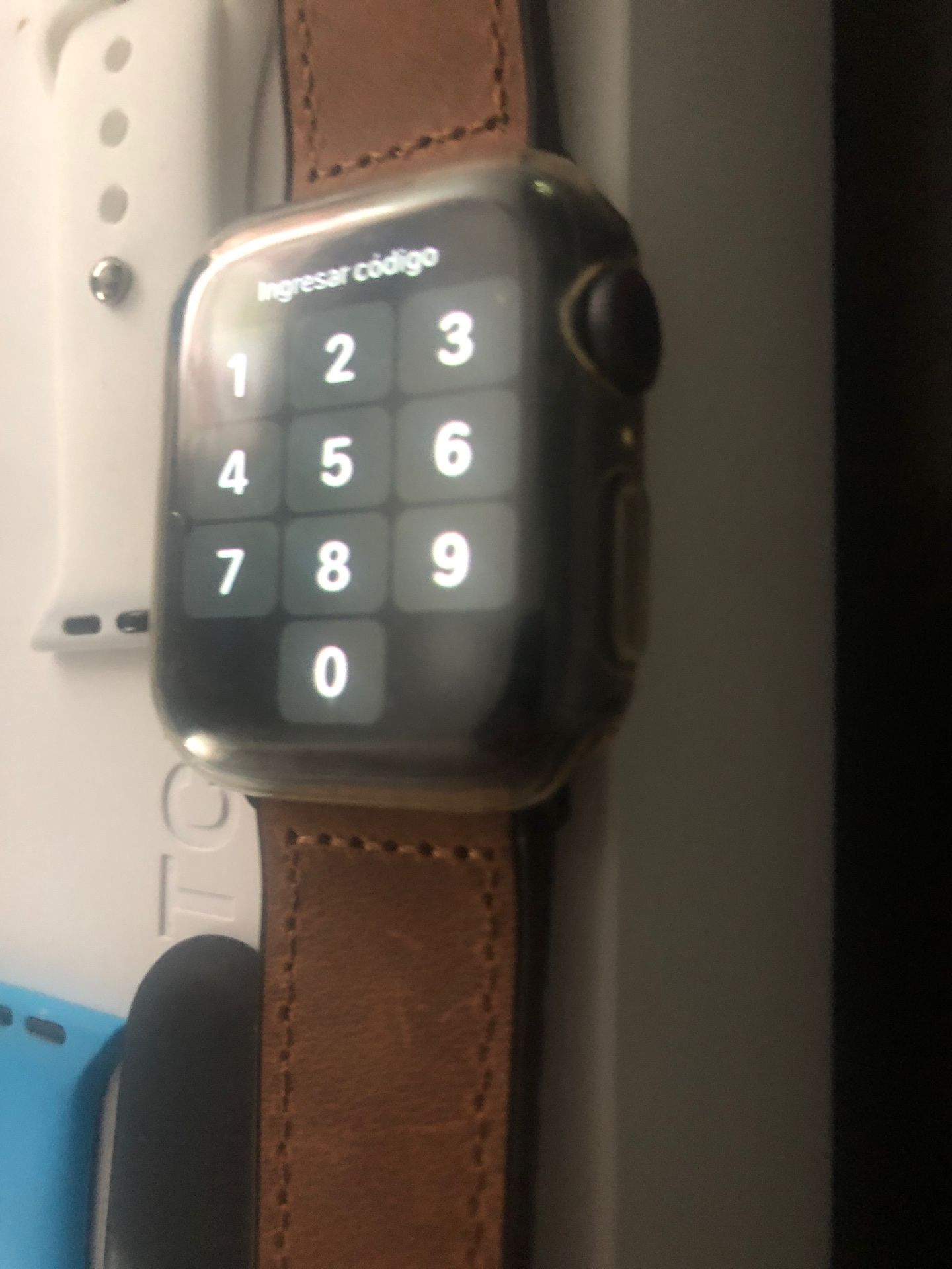 Apple Watch series 5 (gps and cellular)
