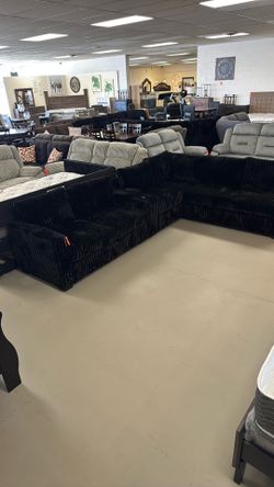 Black Sectional 🔥