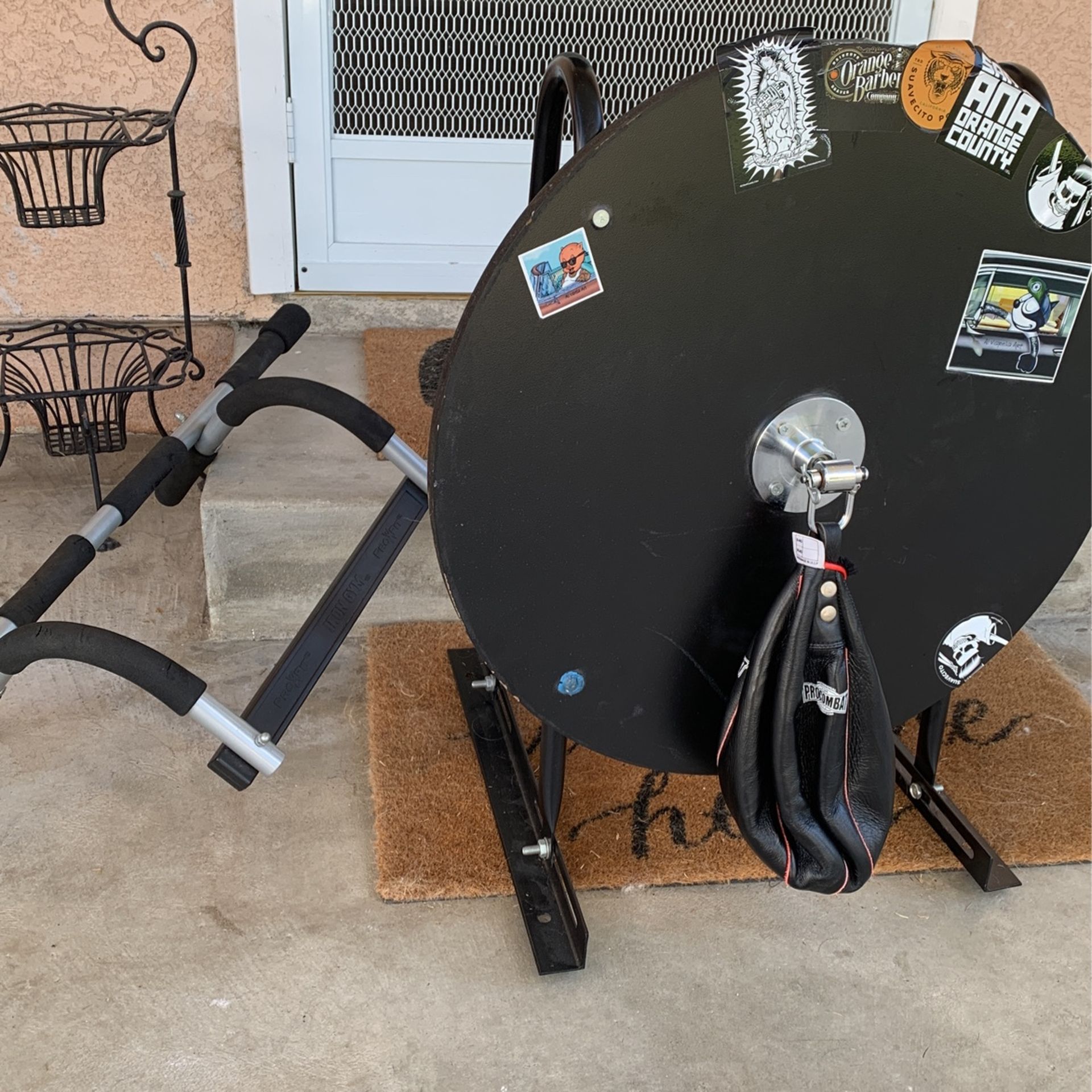 Speed Bag Set For Boxing And Indoor Pull Up Bar For Sale