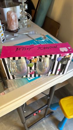 Betsey Johnson Stemless Wine Glasses Set