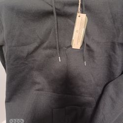 ESSENTIAL HOODIE