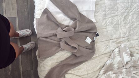 Aritzia top