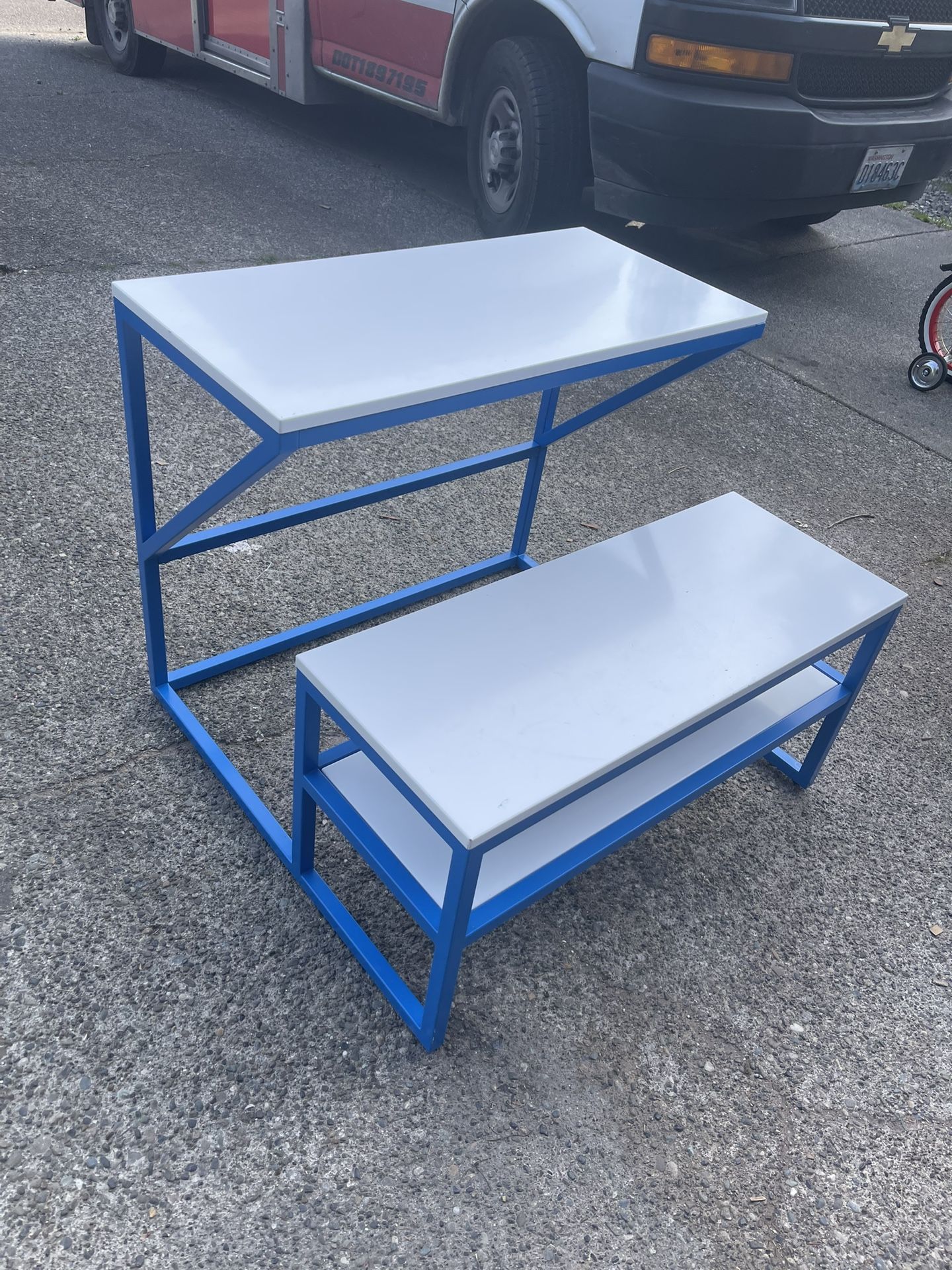 Desk / Table