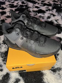 Brand New LeBron Witness VII Size 10