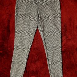 NWOT WOMENS ME MOI LEGGINGS BLACK AND WHITE CHECKER PRINT  SIZE S/M