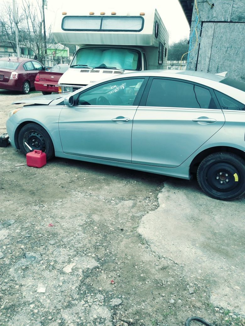 2011 hyundai sonata for parts