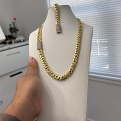 Chain 12mm Gold Plated 