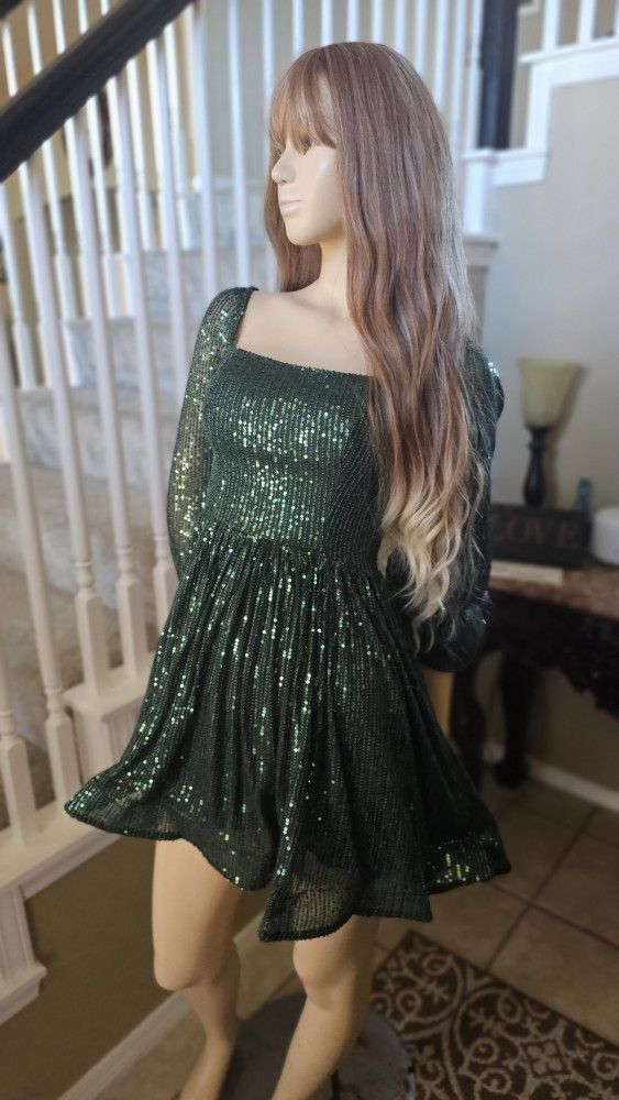 Cute Holiday Green Sequin Short Dress Small .