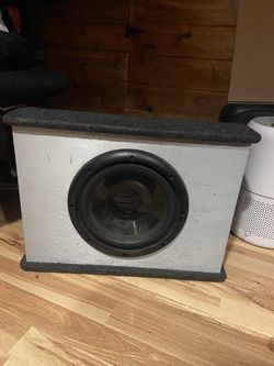 Scosche Powered Subwoofer w/ Built-In Amp – Clean Bass