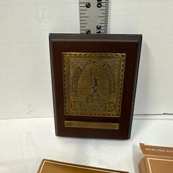VTG 1985 Statue of Liberty 1922 Stamp Brass and Wood Plaque in Box