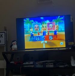 ROKU TV! 50 Inches + Wii Included!