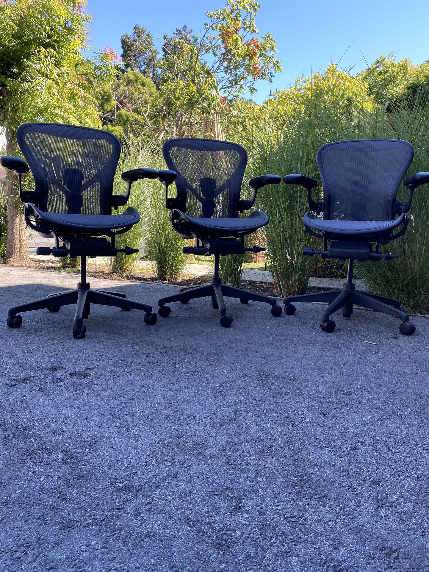 🎉”Herman Miller Remastered Aeron Chairs Size B”🎊