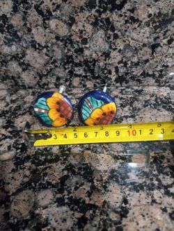 Ceramic knobs