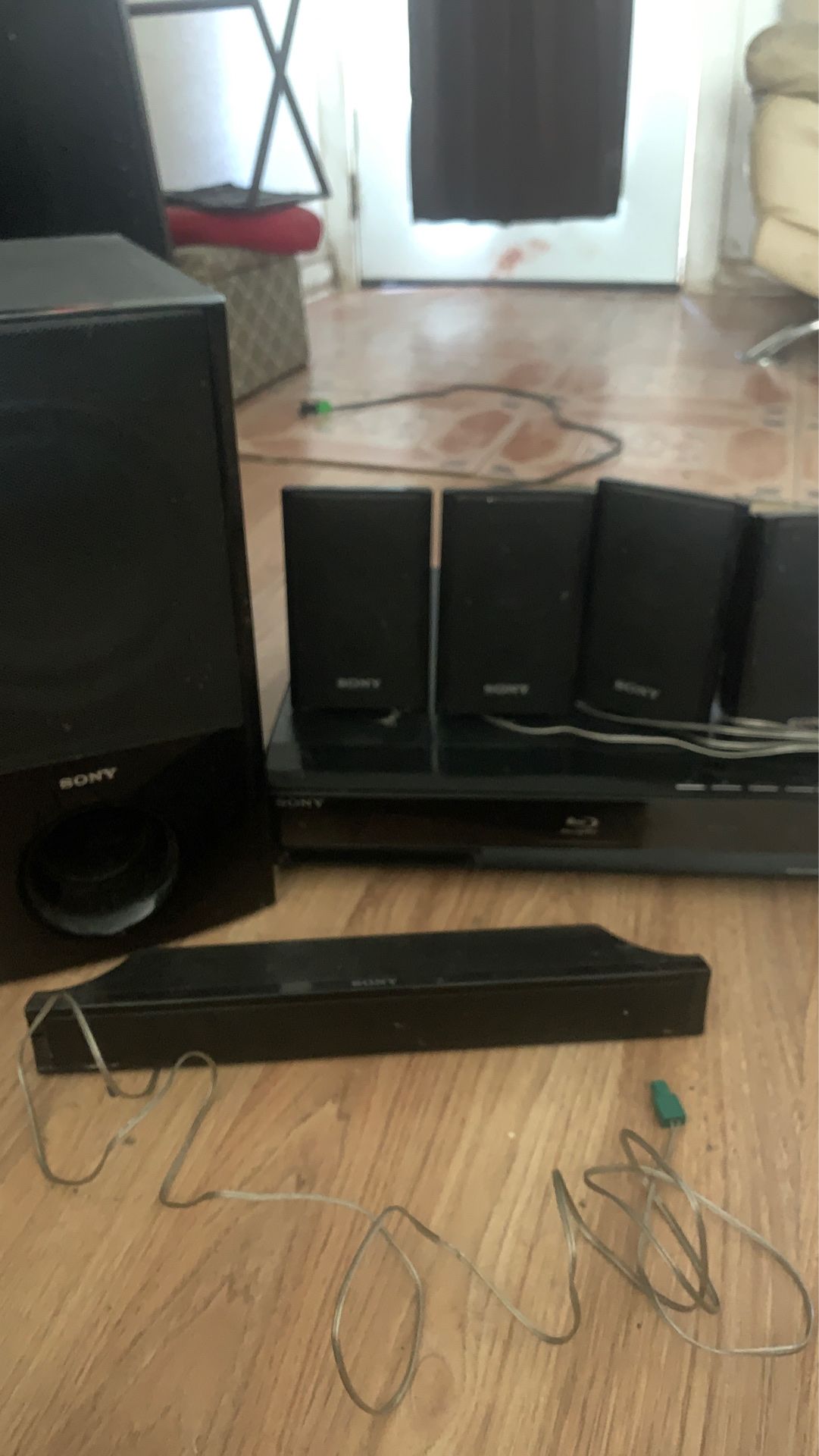 Sony Blu-ray player surround sound home theater system