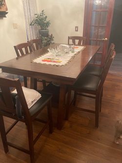 Dinning Table and Chairs