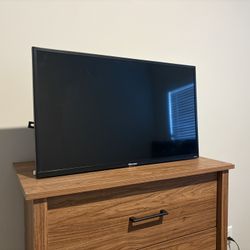 32’ Hisense Roku TV