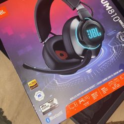 JBL Quantum 810 Wireless Headset