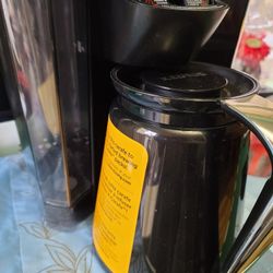 Like New Keurig 2.0 Combo Coffee Brewing System/Carafe