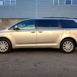 2017 Toyota Sienna XLE AWD 