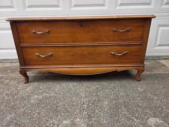 Cedar chest by Lane