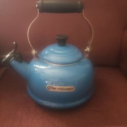Le Creuset Tea Kettle 