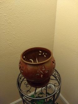 7.25" dia. Flower pot