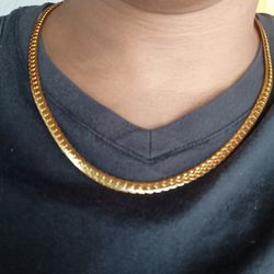 Gold Filled 18k Necklace - Looks Real!