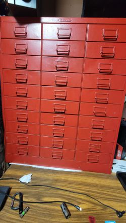 Steelmaster cabinet$30