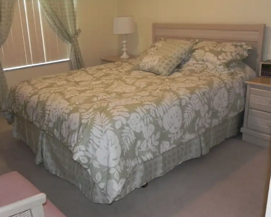 Queen Size Bedroom Set