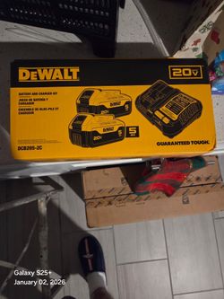 2 dewalt 5amp hour batteries