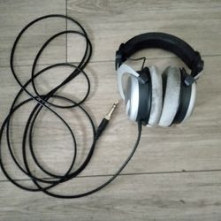 Audiophile Beyerdynamic DT 880 600 Ohm Headphones