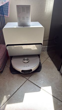 Roborock S8 MaxV Ultra – Premium Robot Vacuum & Mop – Smart Self-Cleaning Dock