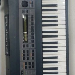 Roland XV-88 Piano Synthesizer