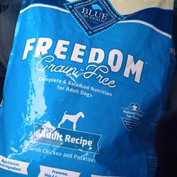 Blue Buffalo Freedom Grain-Free Adult Dog Food 24Lbs