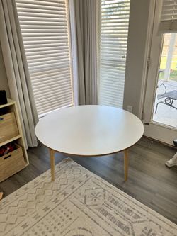 Montessori Round Kids Table 