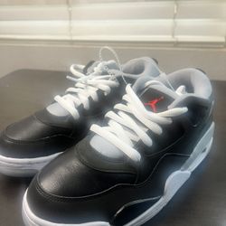 Nike Air Jordan 4 Size 4 y 