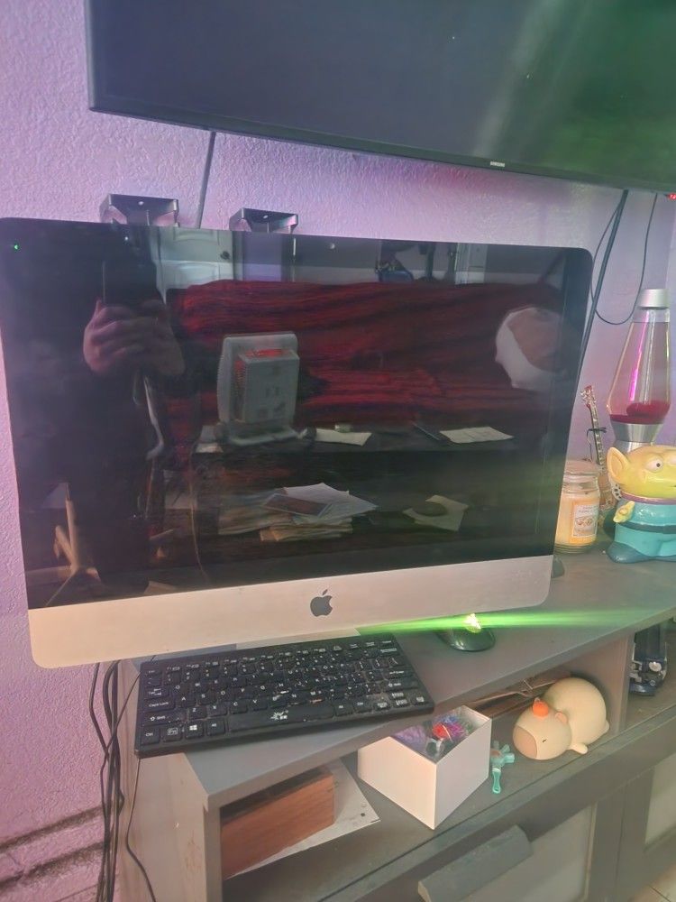 IMac Desktop 21.5 In