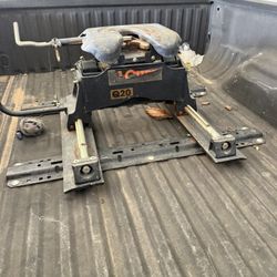 Curtis Q20 5th Wheel Hitch