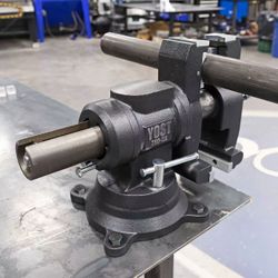 163]Yost Model 750-DI 5-1/8 Inch Multi Jaw Rotating Combination Pipe And Bench Vise Swivel Base