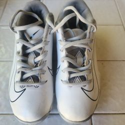 Youth Nike Cleats sz 1Y